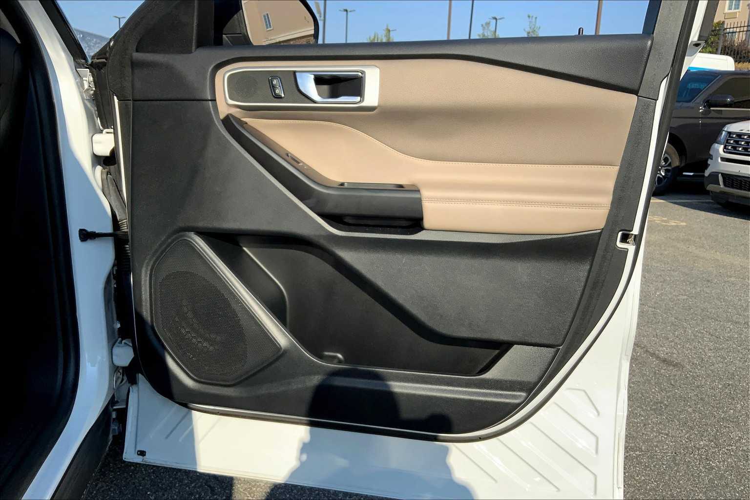 2020 Ford Explorer XLT photo 20