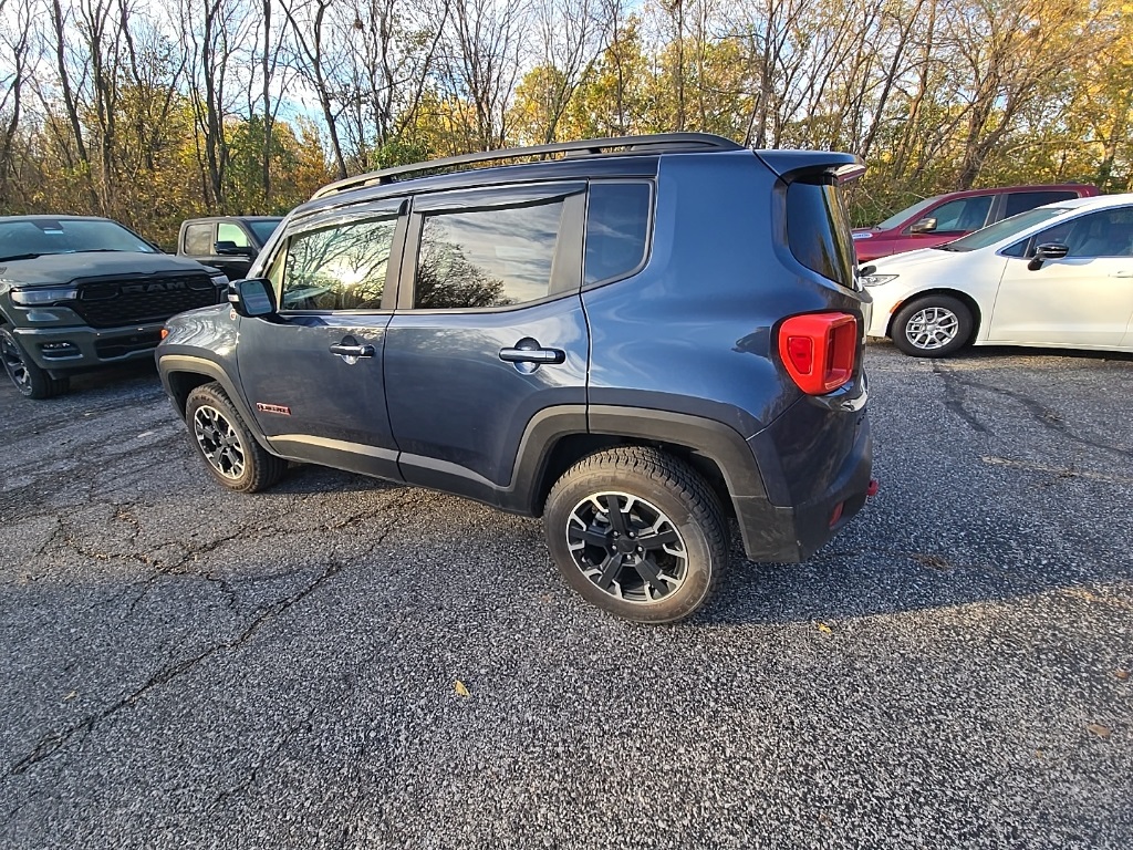 2023 Jeep Renegade Trailhawk photo 2