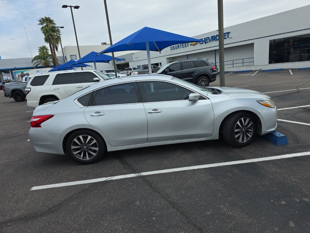 2017 Nissan Altima 2.5 SV photo 3