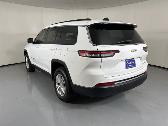 2025 Jeep Grand Cherokee Laredo Altitude photo 5