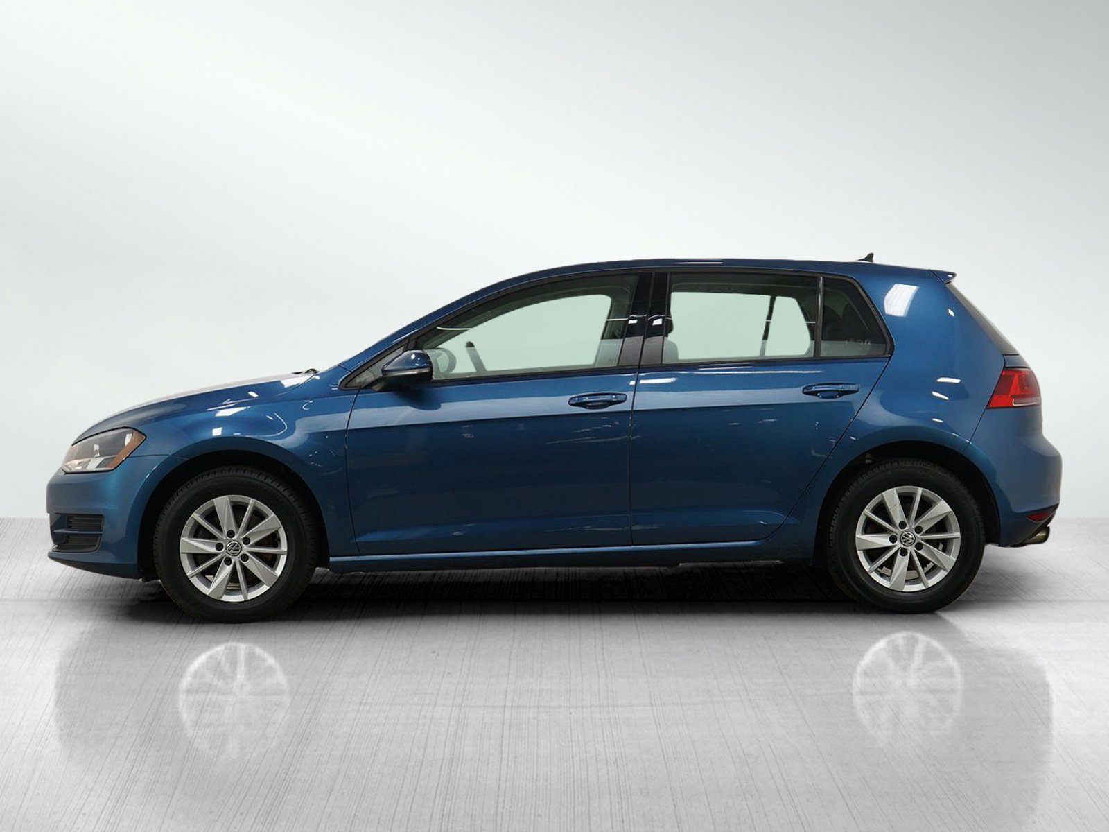 Used 2016 Volkswagen Golf TSI S with VIN 3VW217AU2GM053870 for sale in Burnsville, Minnesota