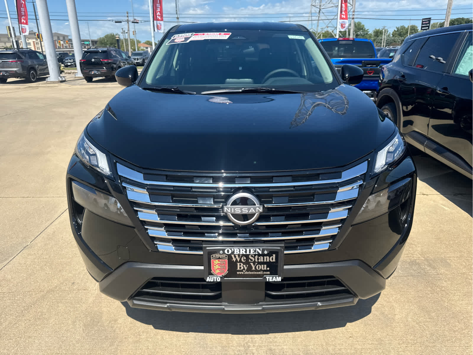 2026 Nissan Rogue SV photo 2