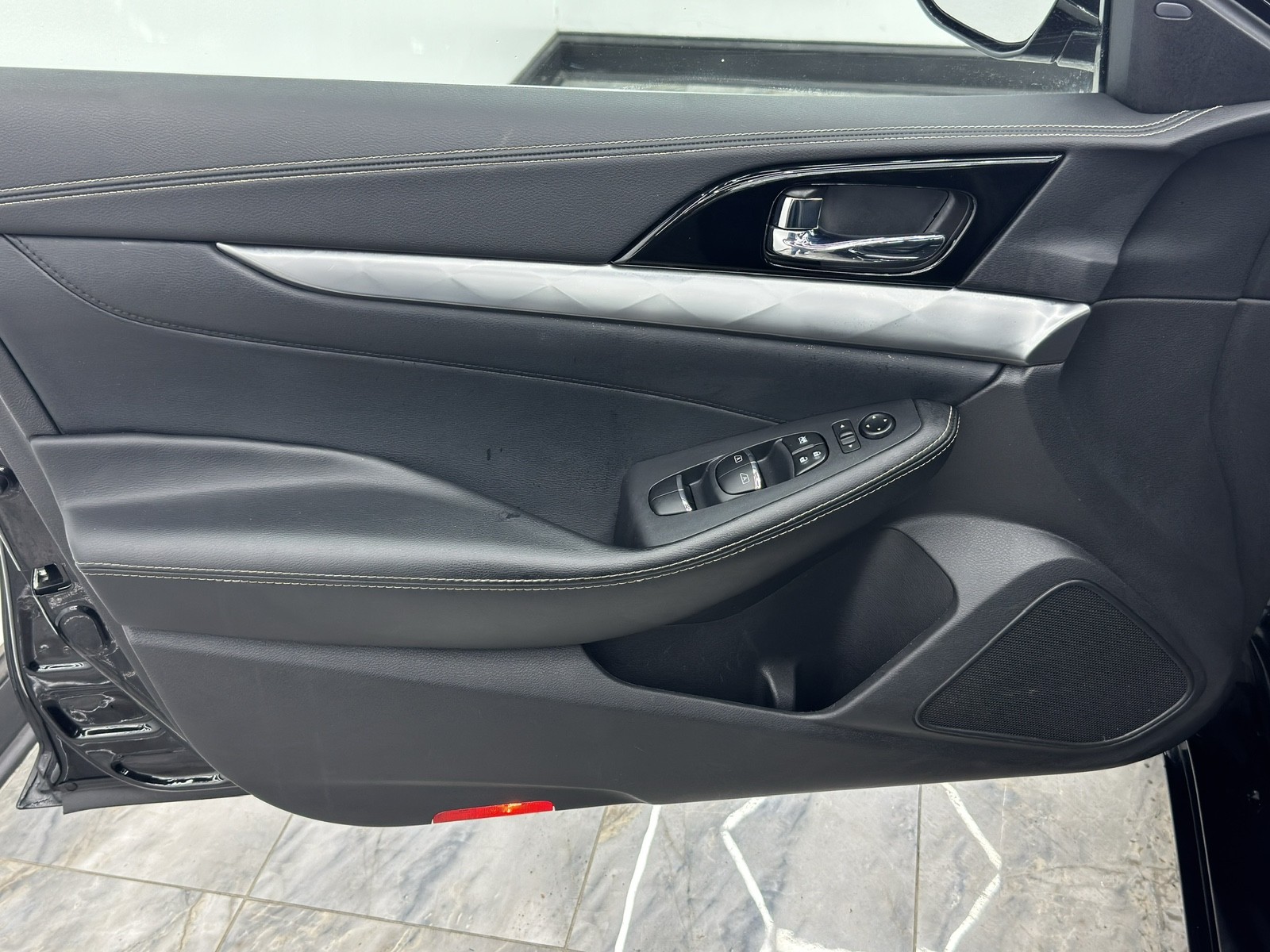 2023 Nissan Maxima SV photo 38