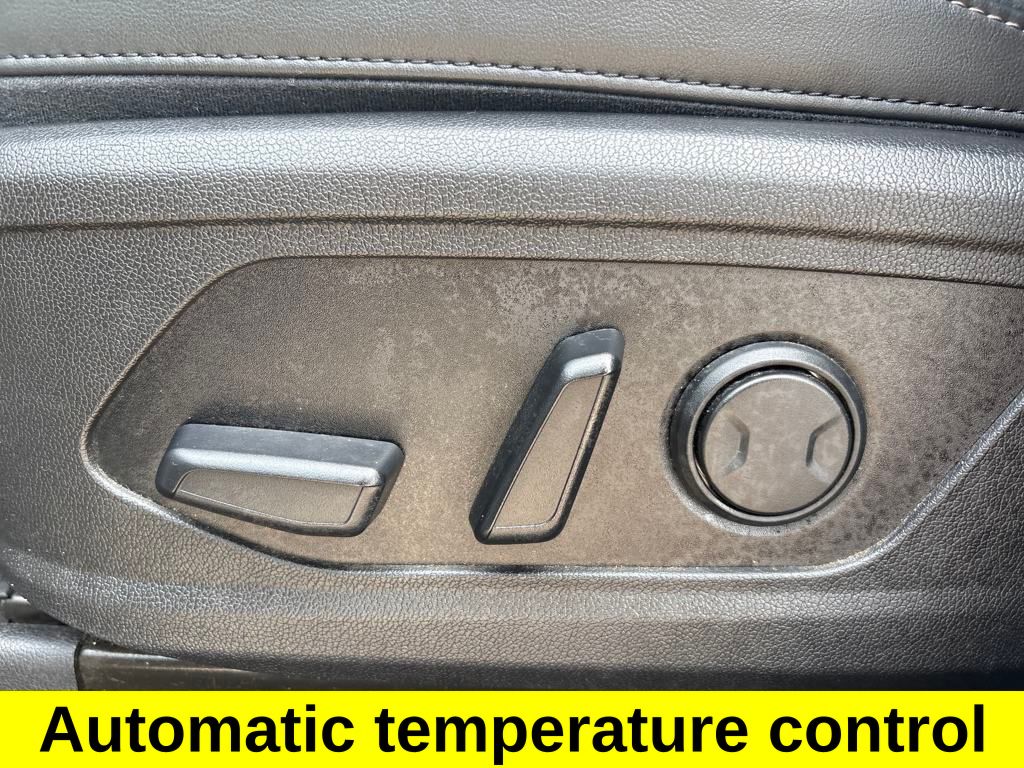 2022 Kia Sorento EX photo 13