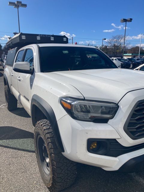 2021 Toyota Tacoma TRD Off-Road photo 2