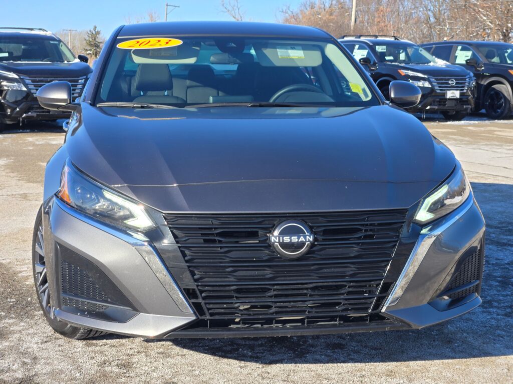 2023 Nissan Altima 2.5 SV photo 3