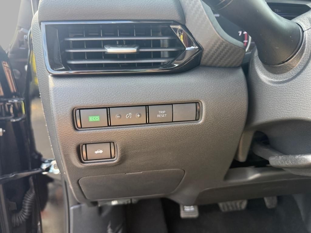 2025 Nissan Sentra SV photo 11