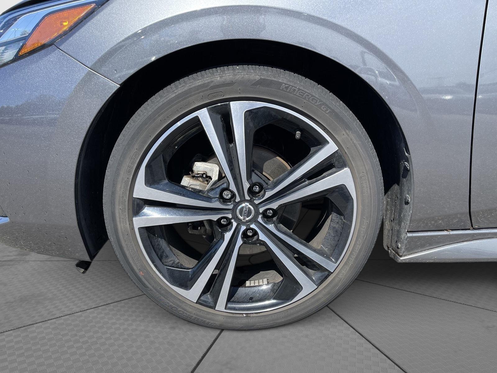 2021 Nissan Sentra SR photo 21