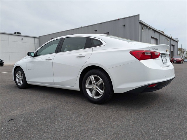 2022 Chevrolet Malibu LS photo 6