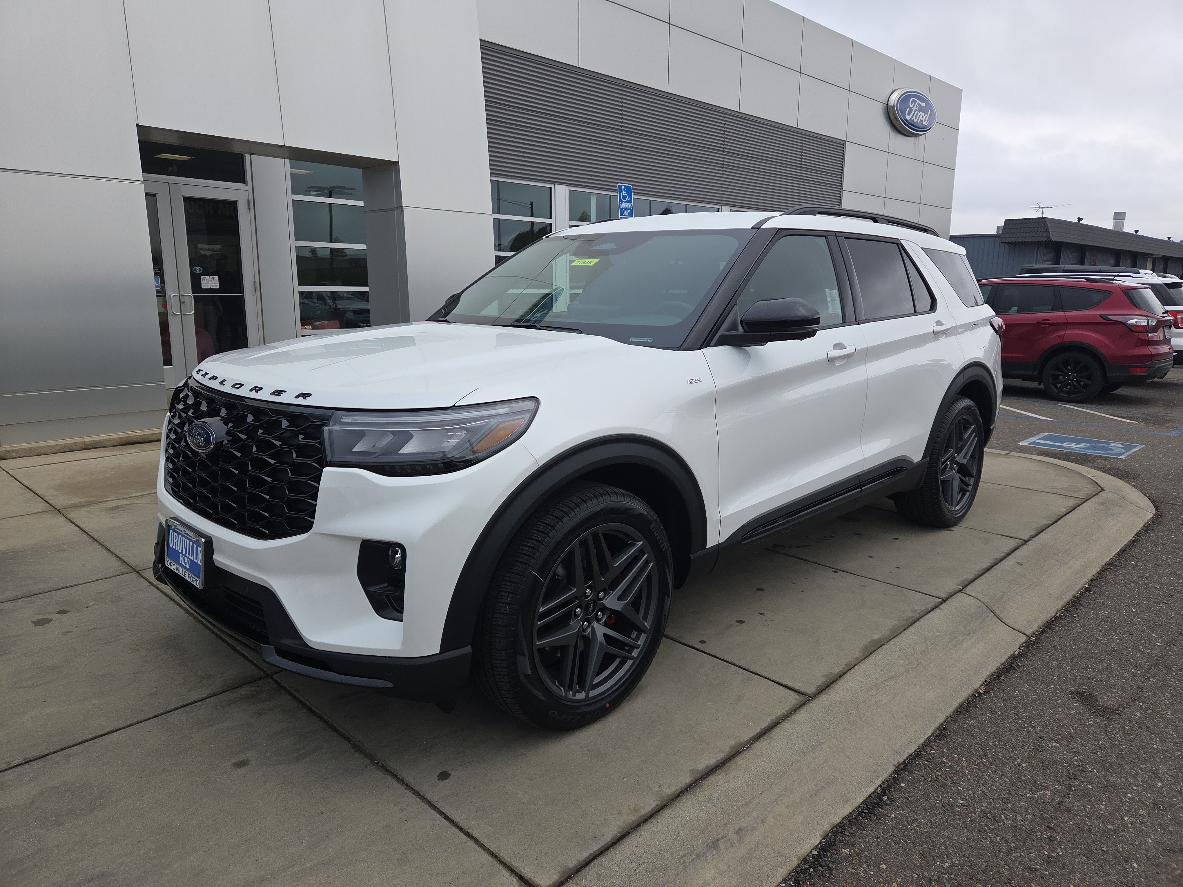 2026 Ford Explorer ST-LINE's photo