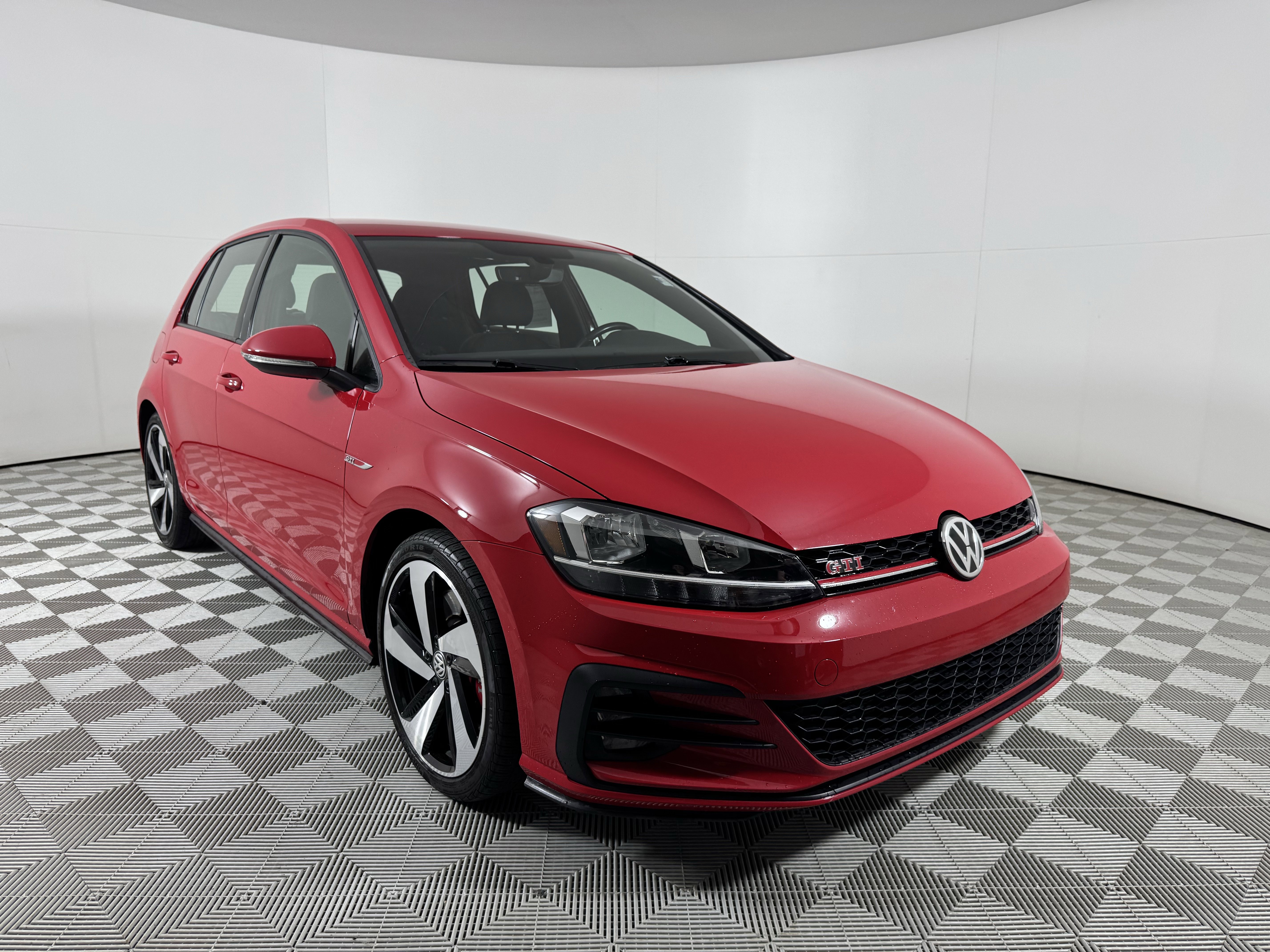 2020 Volkswagen Golf GTI S's photo