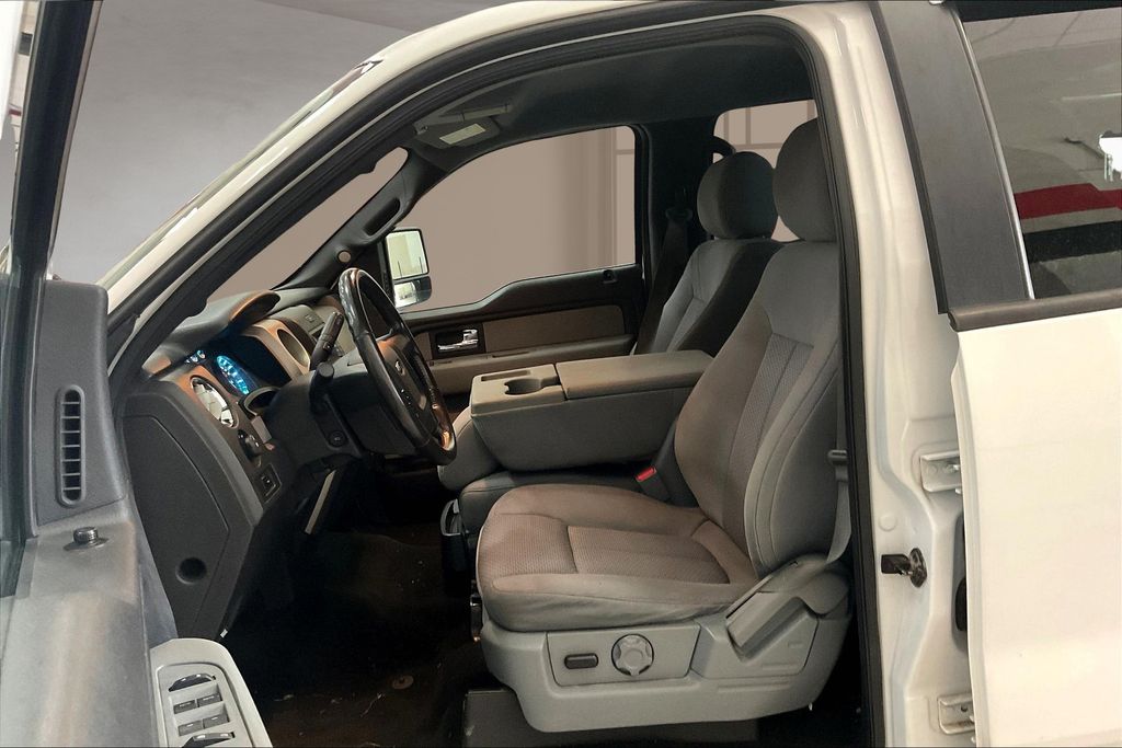 2014 Ford F-150 XLT photo 21