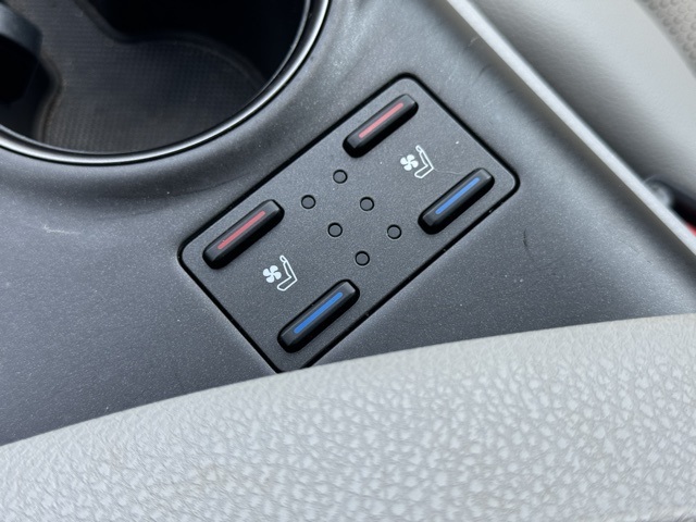 2021 Toyota Camry XSE V6 photo 24