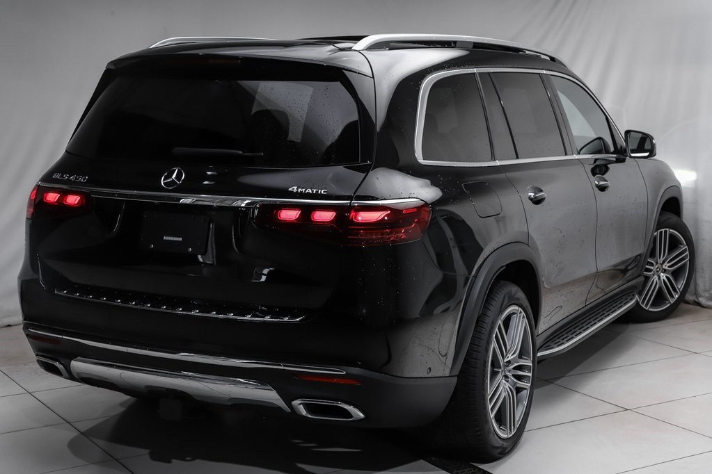 2026 Mercedes Benz GLS 450 4MATIC photo 3