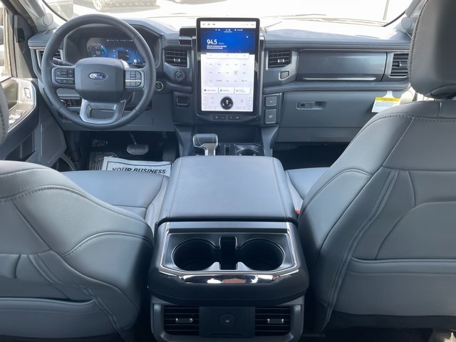 2025 Ford F-150 Lightning photo 13