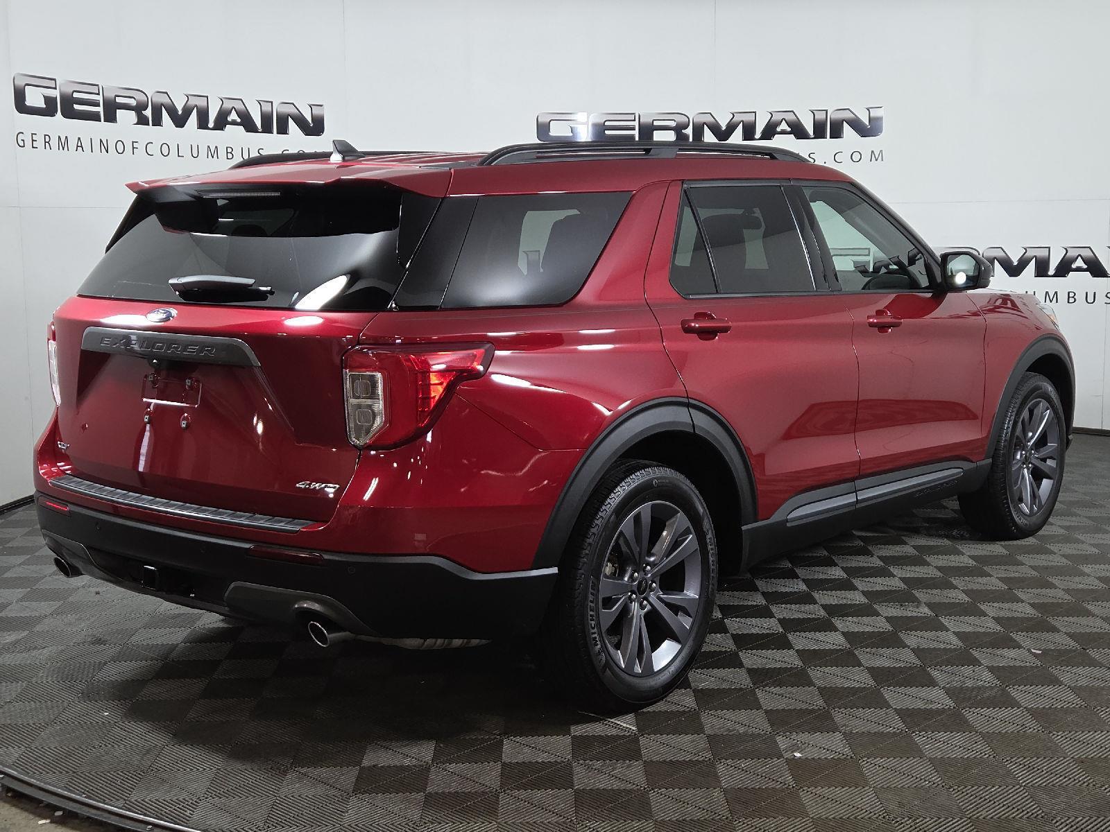 2023 Ford Explorer XLT photo 3