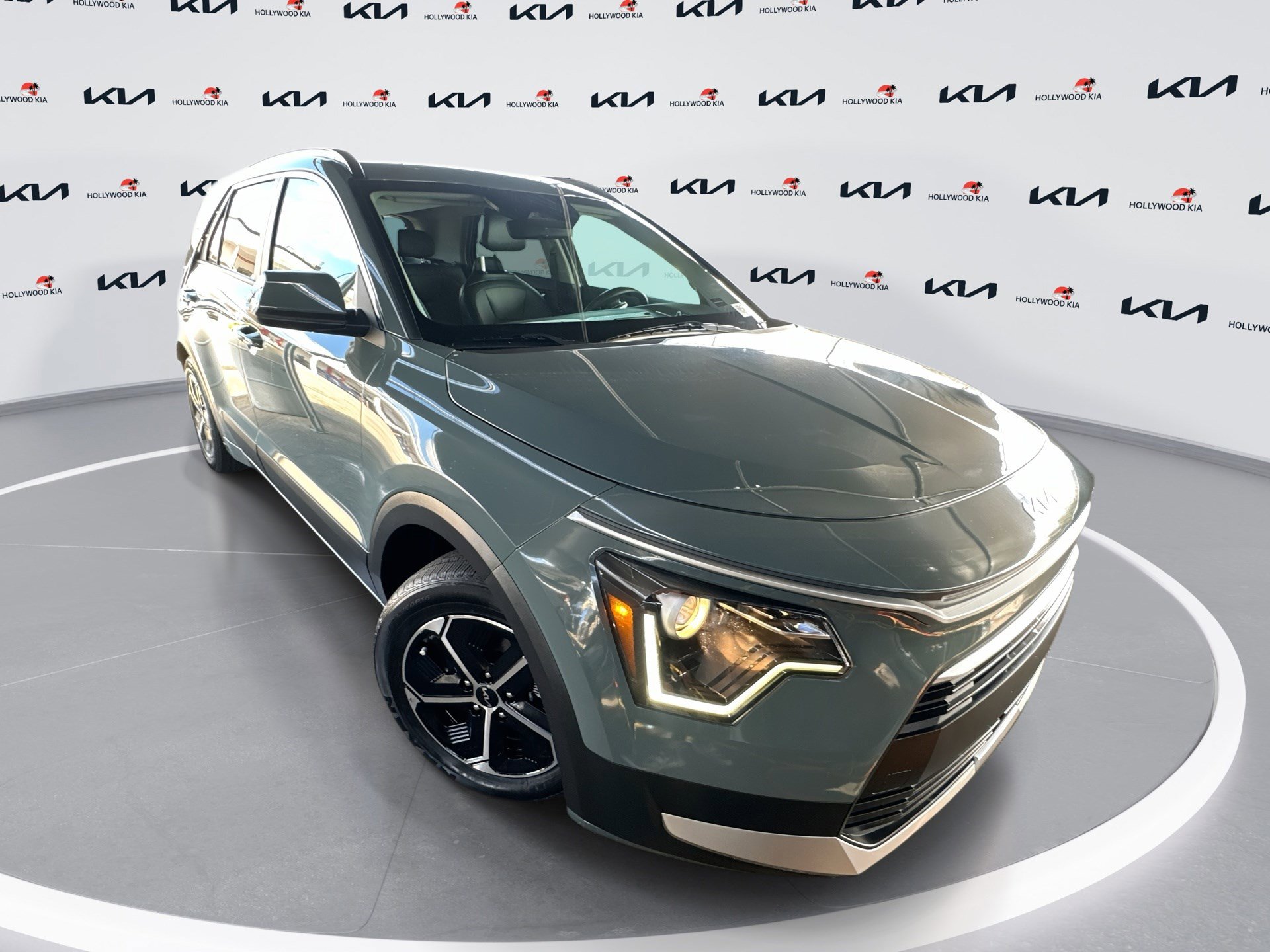 2023 Kia Niro EX's photo