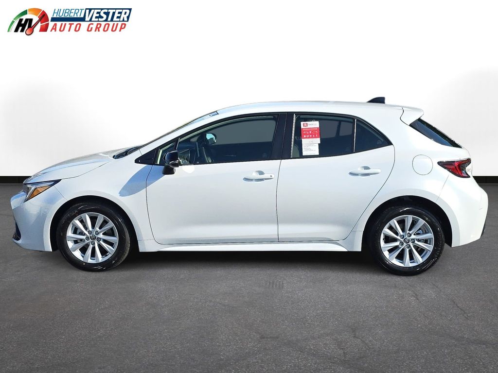 2026 Toyota Corolla Hatchback SE's photo