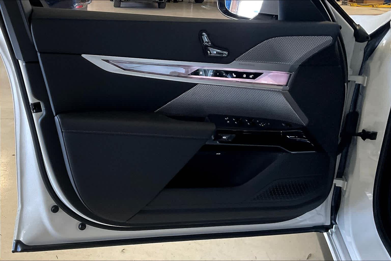 2025 Bmw 750e 750e xDrive photo 9