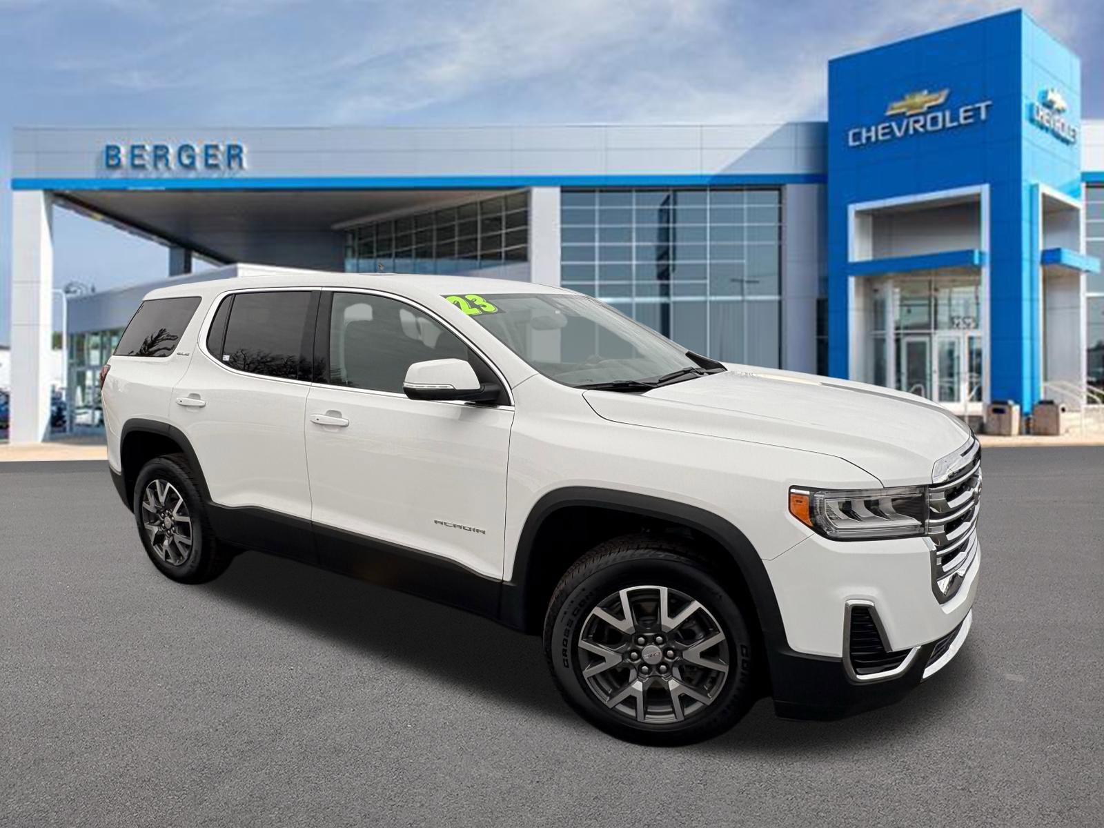 2023 GMC Acadia SLE's photo