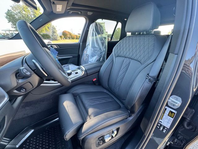2026 Bmw X5 M60i photo 2