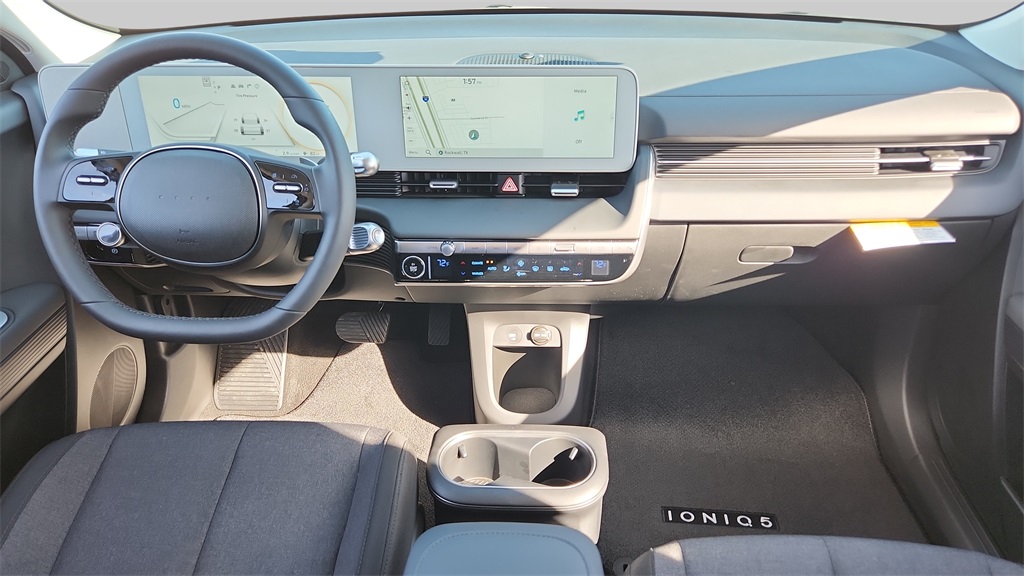 2025 Hyundai Ioniq 5 SEL photo 14