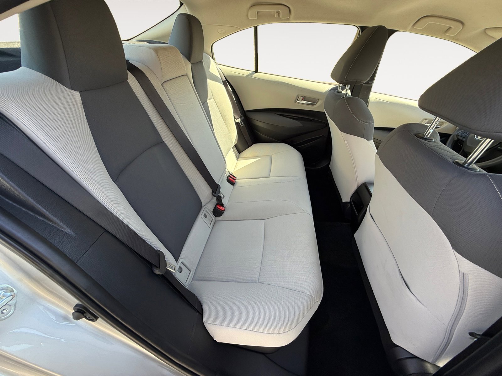 2021 Toyota Corolla Hybrid LE photo 18