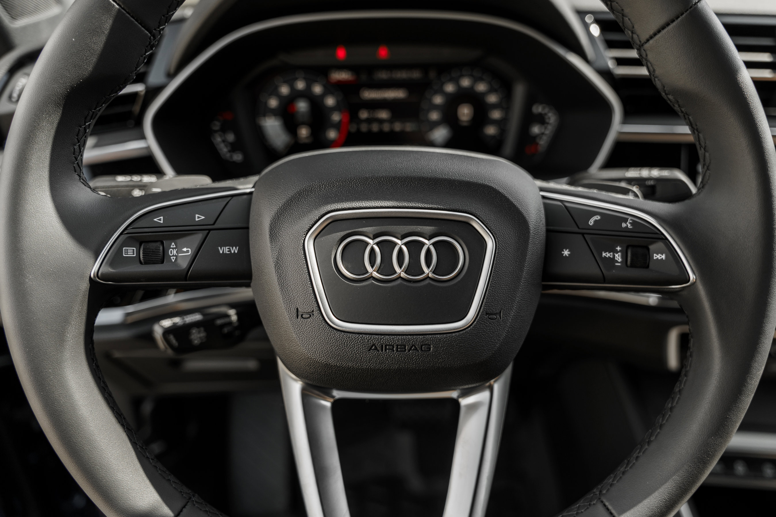 2025 Audi Q3 S line Premium photo 15