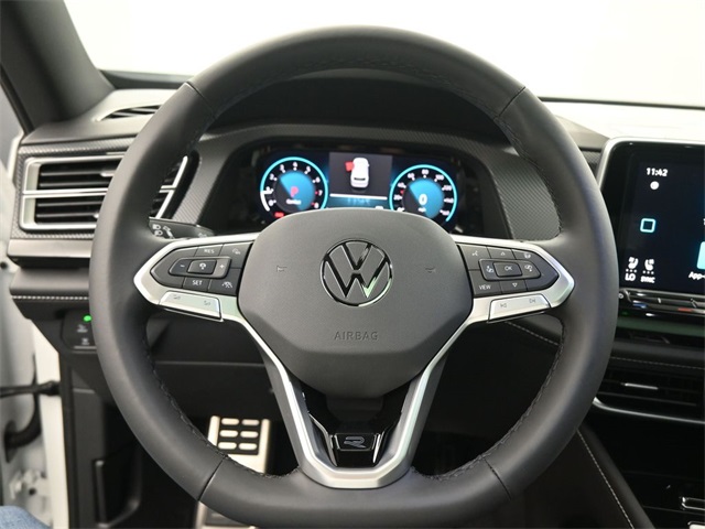 2025 Volkswagen Atlas Cross Sport SEL Premium R-Line photo 2