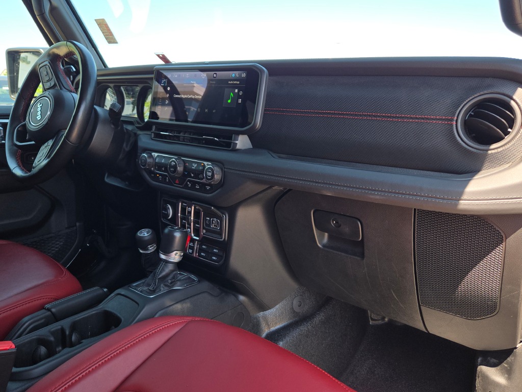 2024 Jeep Wrangler Rubicon 392 photo 7