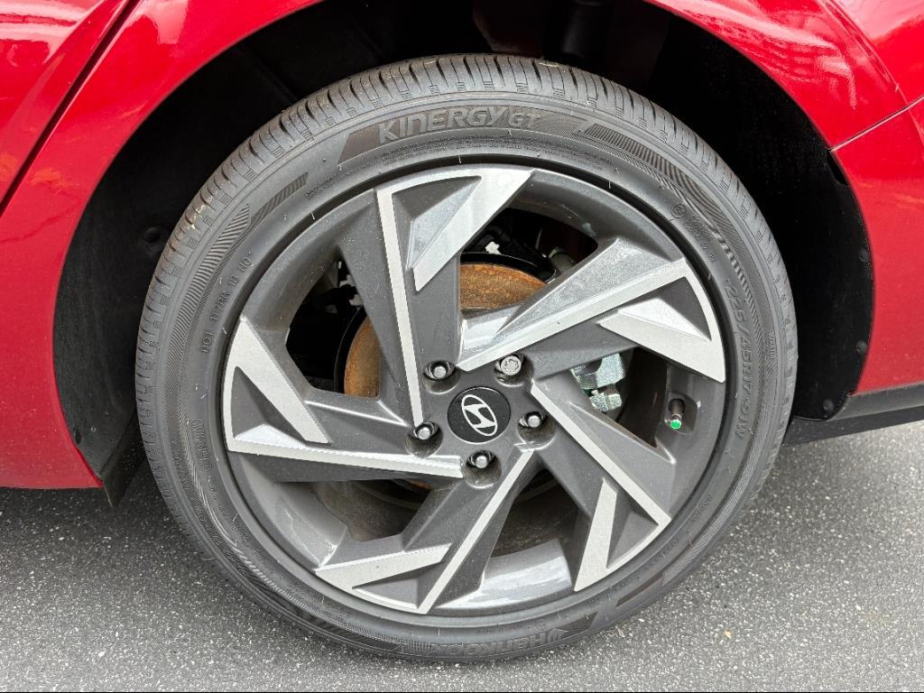 2025 Hyundai Elantra SEL Convenience photo 13