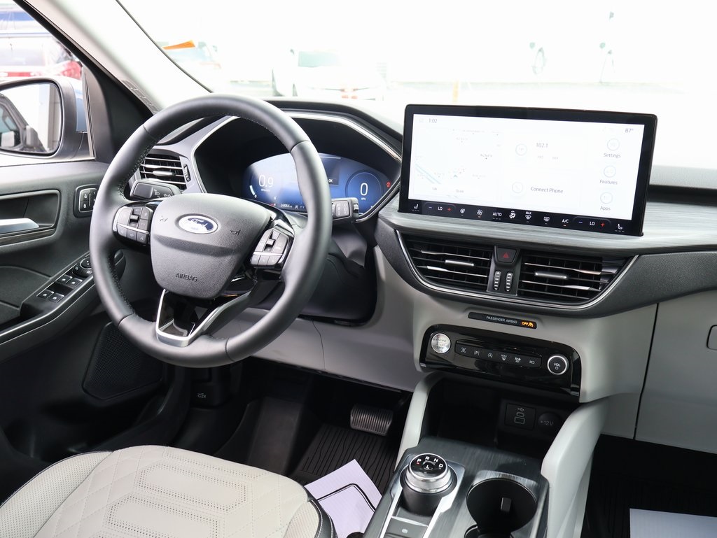 2024 Ford Escape Platinum photo 13