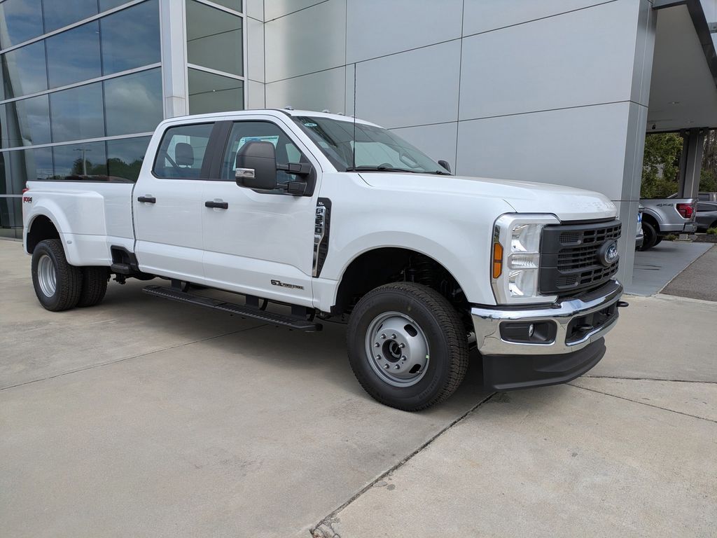 2026 Ford F-350 XL photo 2