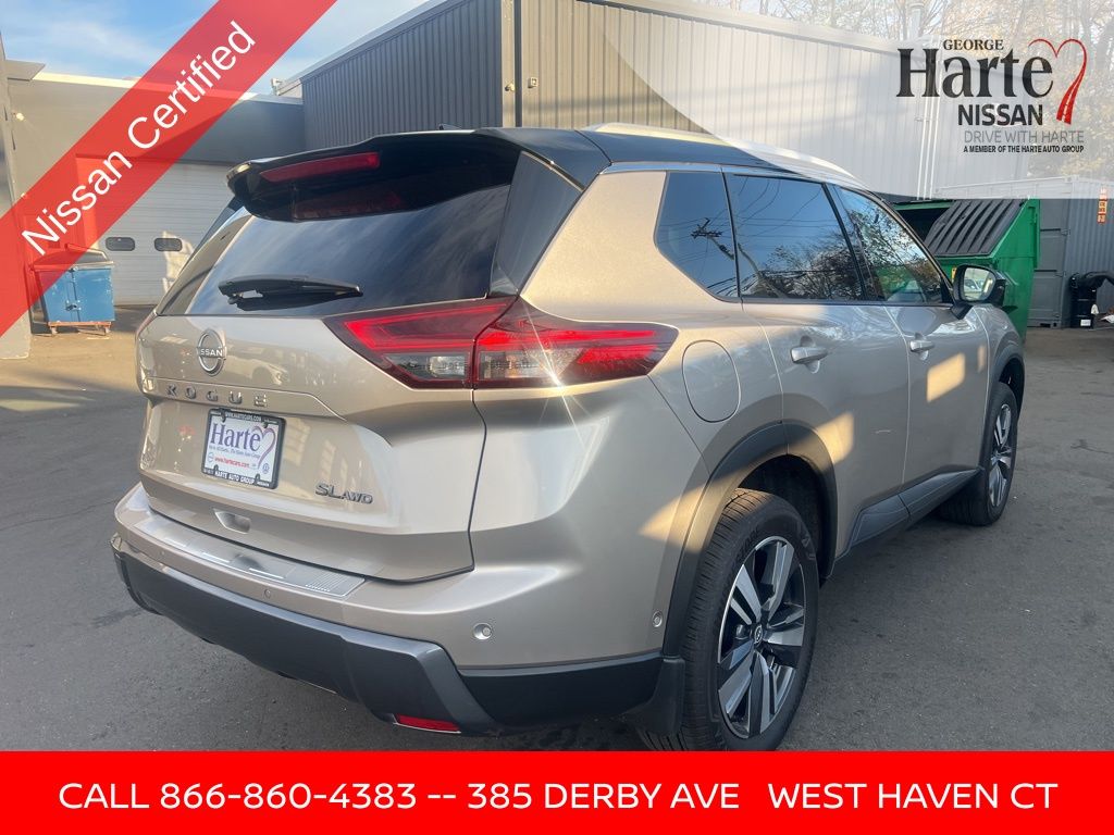 2025 Nissan Rogue SL photo 4
