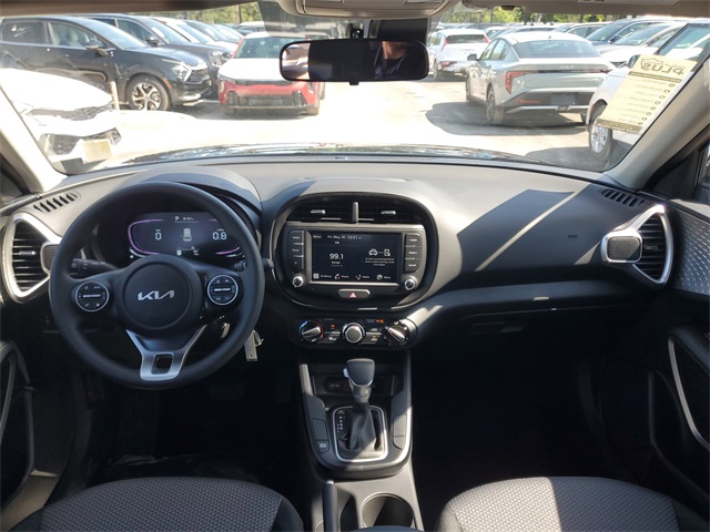 2025 Kia Soul LX photo 21