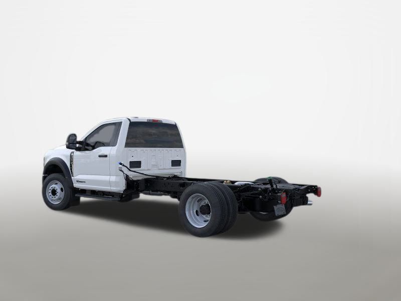2025 Ford F-600 photo 4