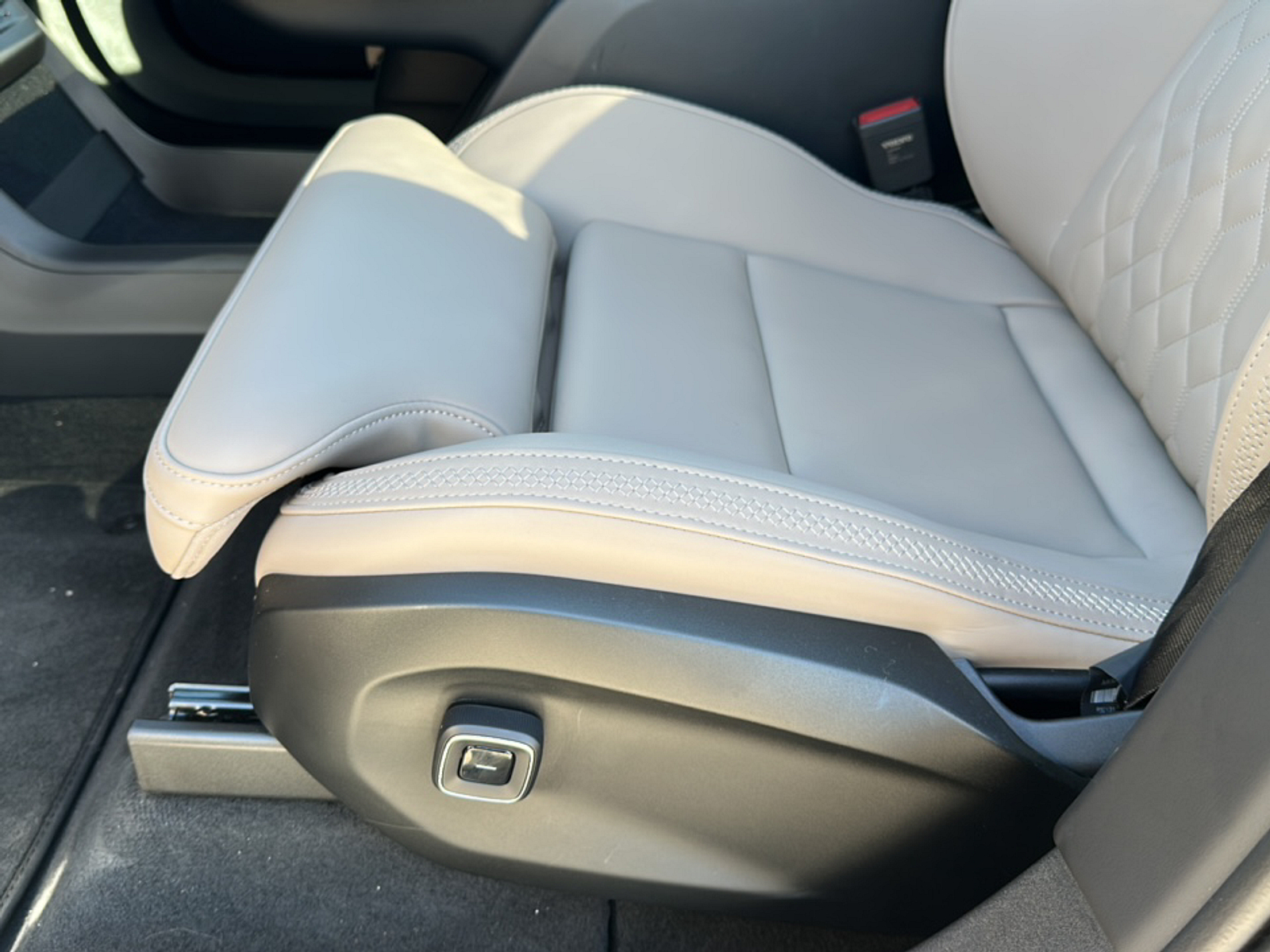 2025 Volvo EX90 Twin Motor Performance Ultra photo 7