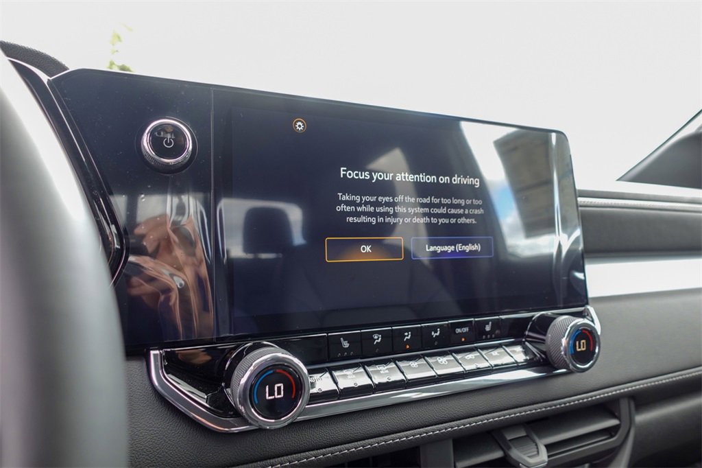 2025 Chevrolet Colorado Work Truck LT photo 17