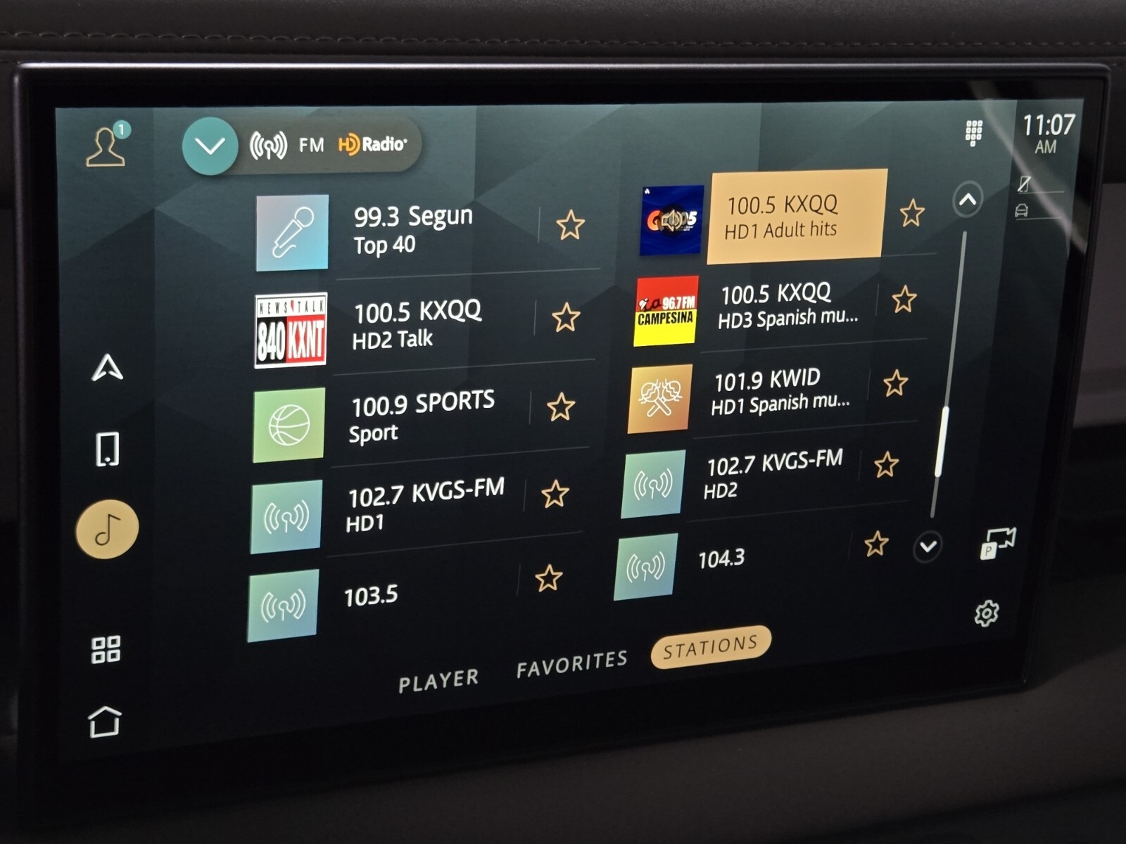 2025 Land Rover Defender X-Dynamic SE photo 27