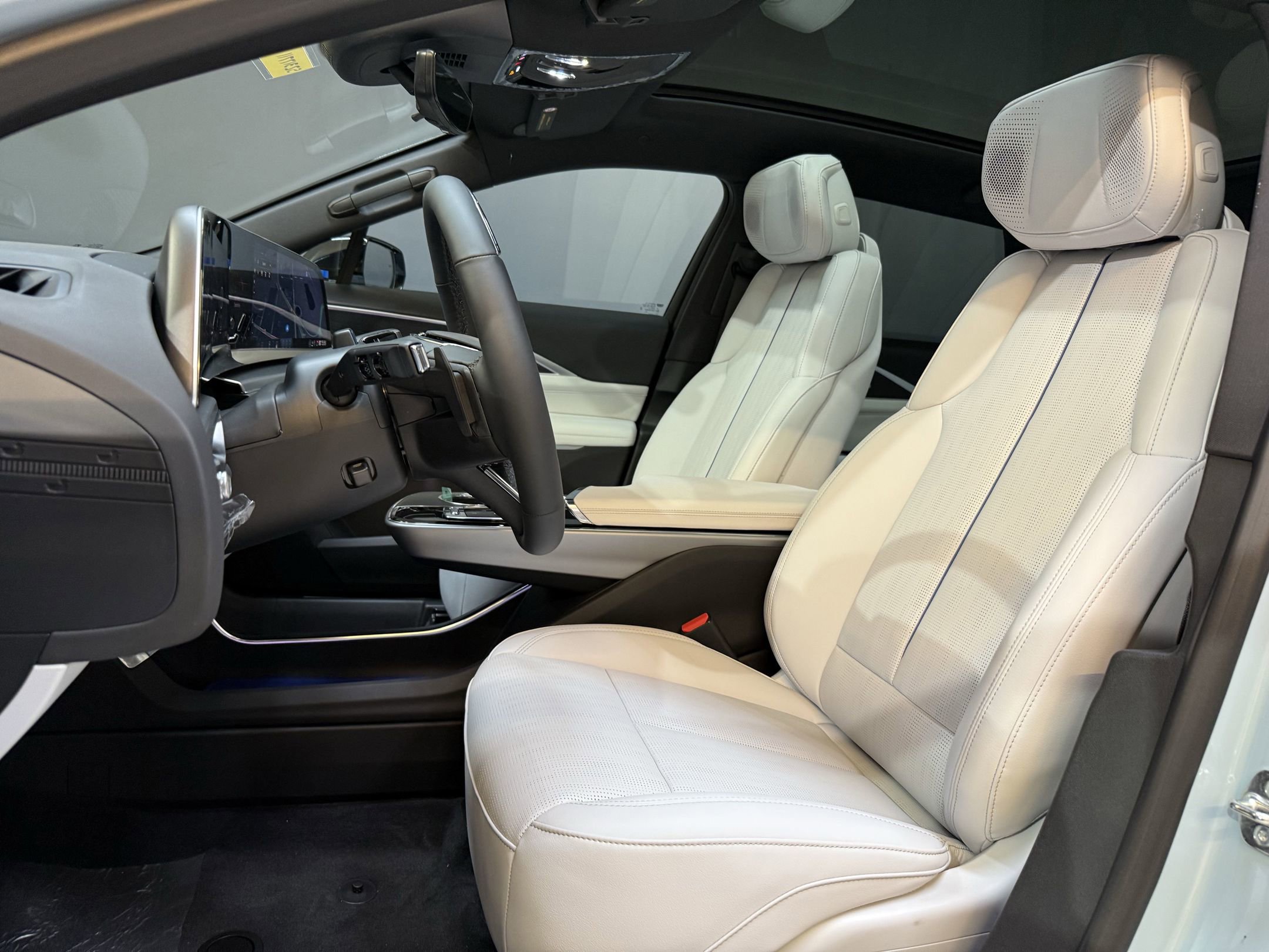 2025 Cadillac Lyriq Sport photo 5