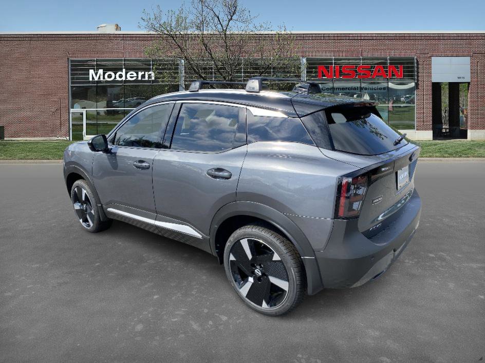 2025 Nissan Kicks SR photo 2