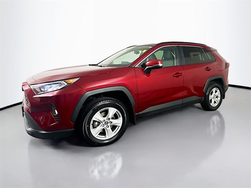2020 Toyota RAV4 XLE photo 5