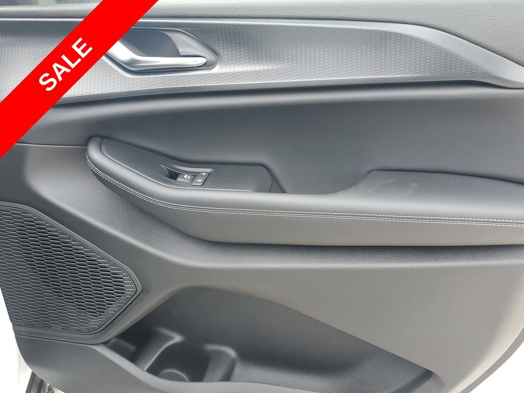 2025 Jeep Grand Cherokee Laredo Altitude photo 40