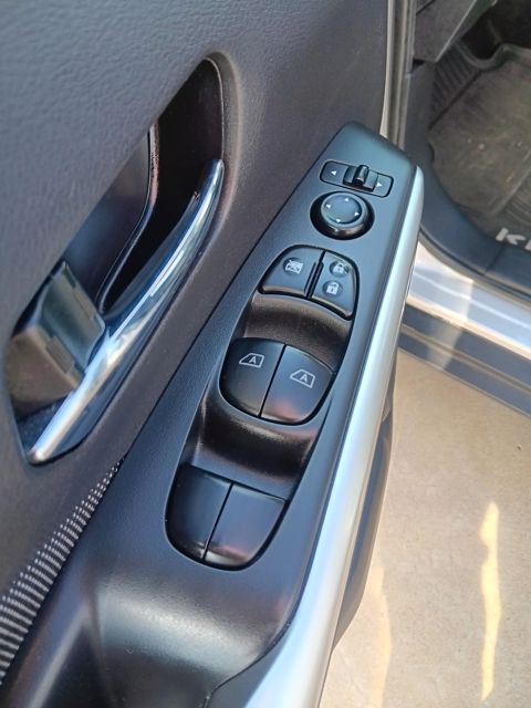 2020 Nissan Kicks SV photo 10