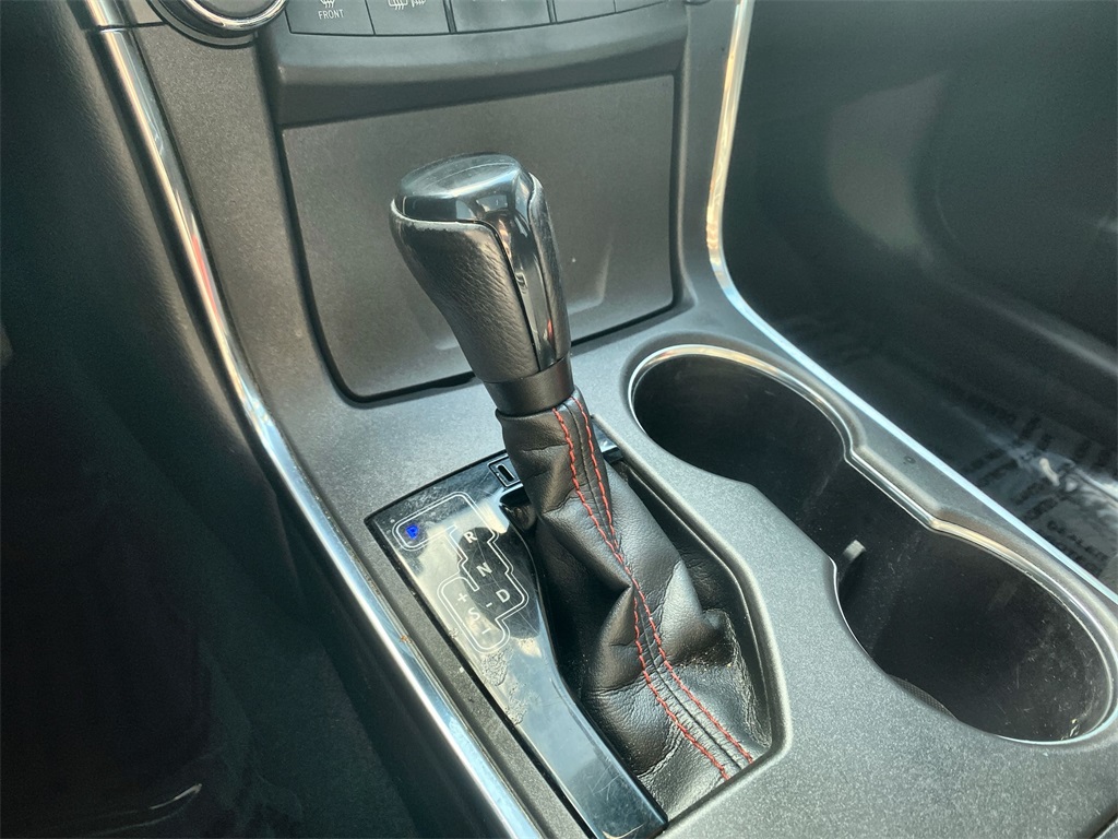 2016 Toyota Camry XLE photo 20