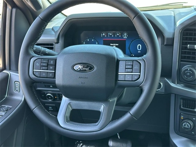 2025 Ford F-150 XLT photo 6