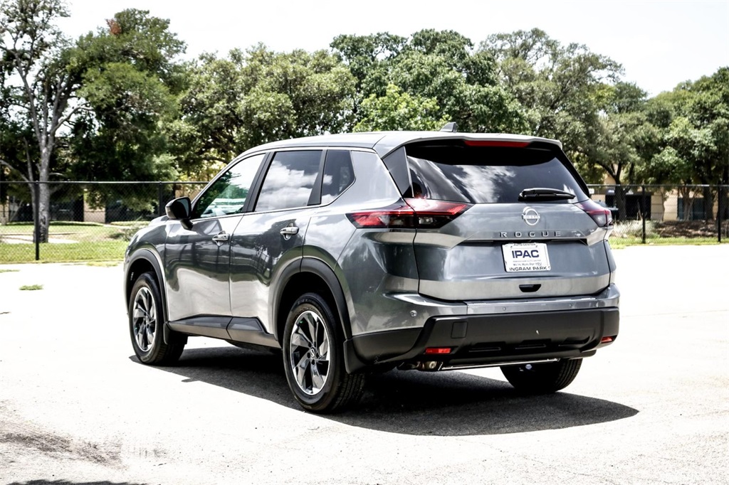 2025 Nissan Rogue SV photo 4