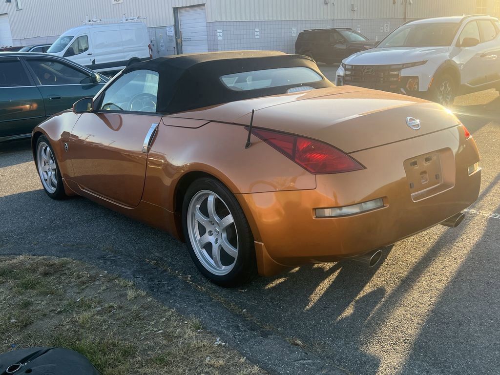 2004 Nissan 350Z Touring photo 4