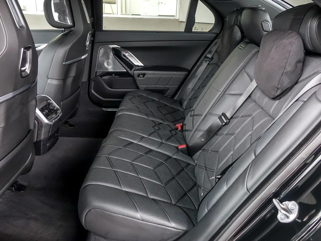 2023 BMW I7 - Image 10