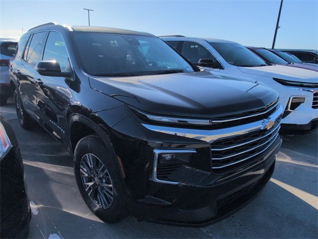 2026 Chevrolet Traverse photo 2